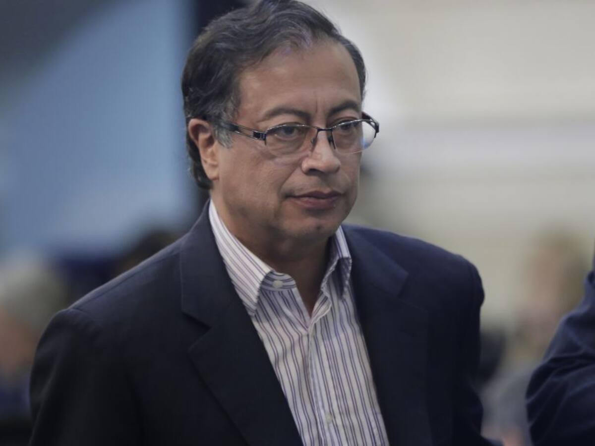 Revuelo político por anuncio del Fiscal sobre campaña presidencial de Petro