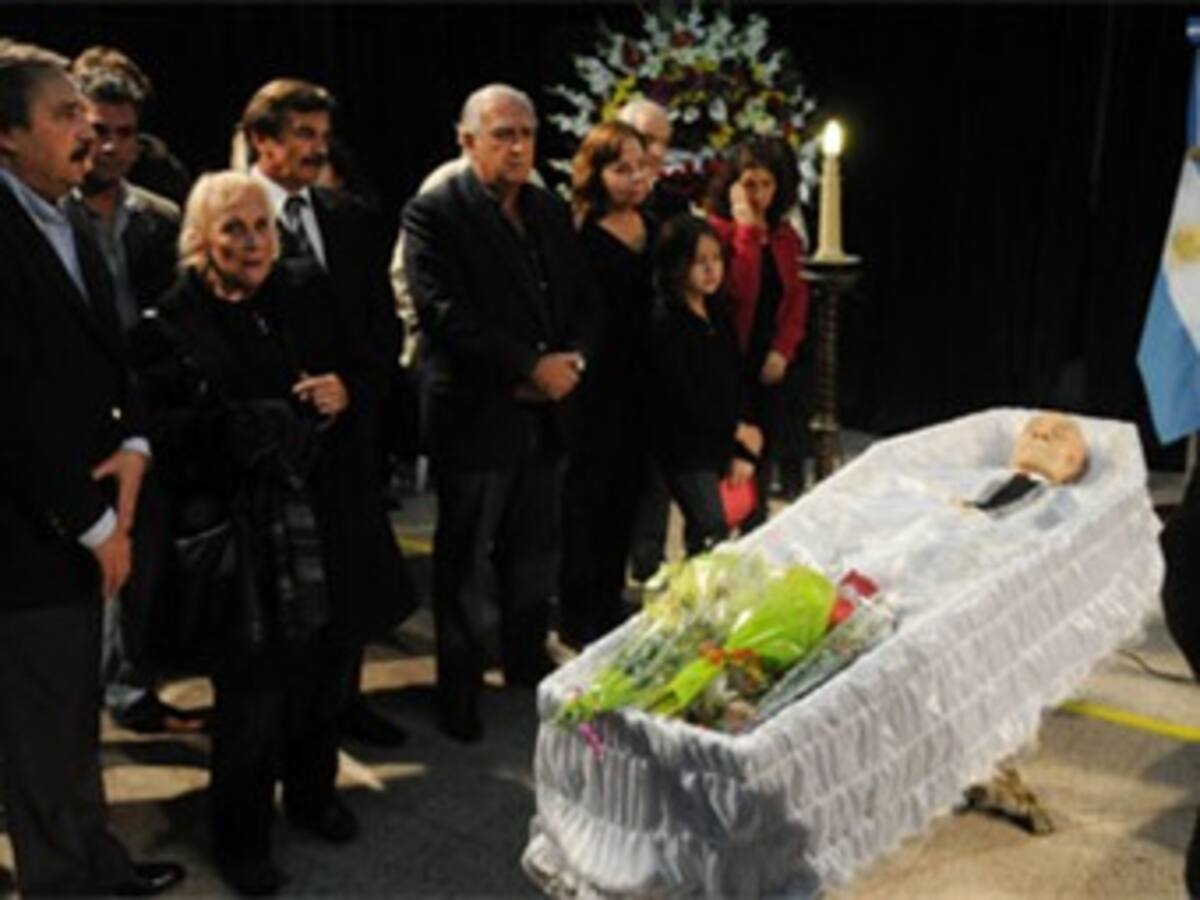 Familiares, amigos y admiradores dieron último adiós a Ernesto Sábato