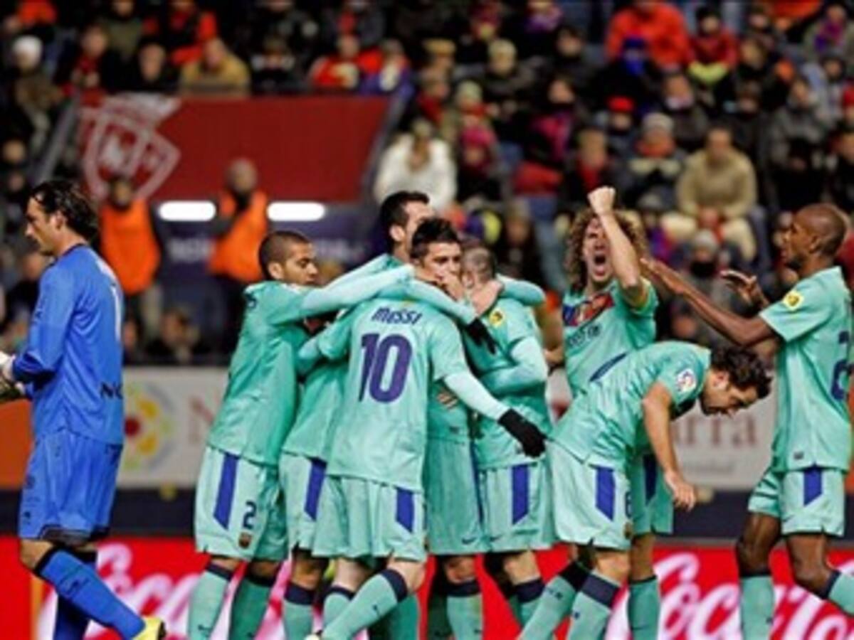 Barcelona golea 3-0 al Osasuna y se mantiene líder del fútbol español