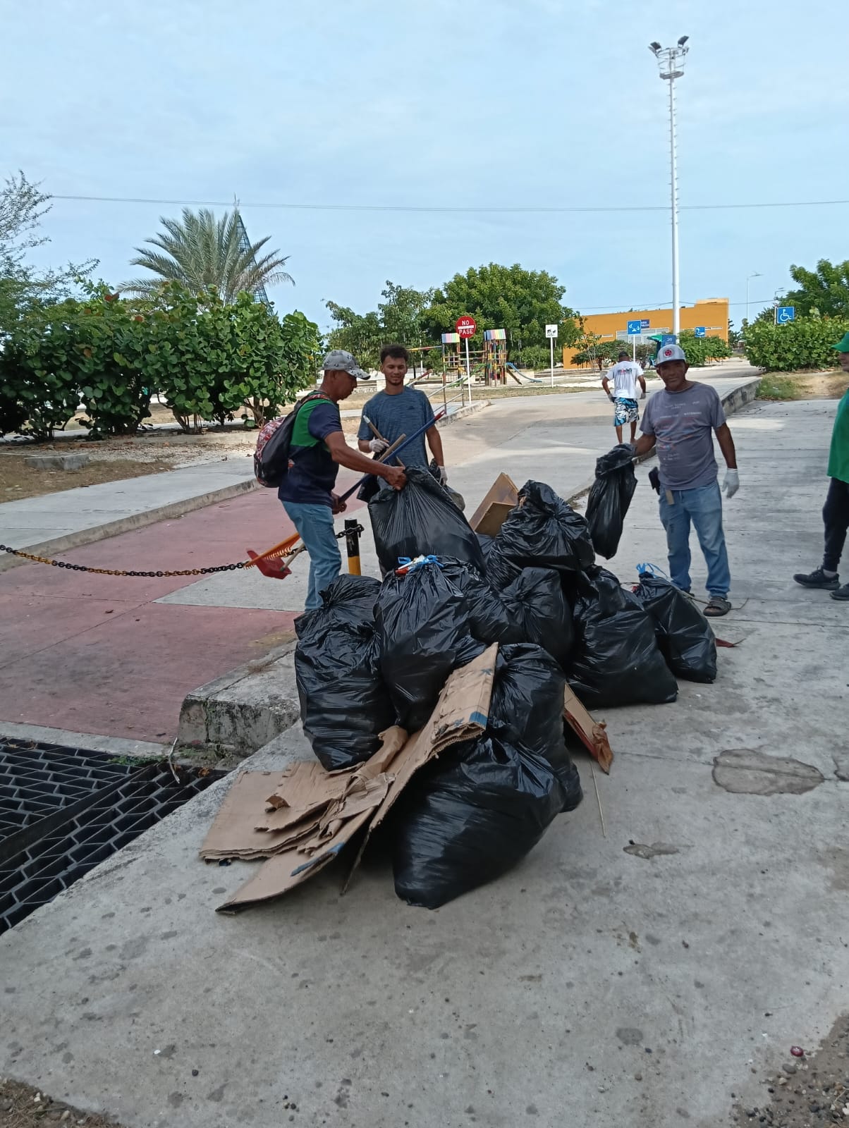 La comunidad se ha encargado de realizar la limpieza. // Cortesía