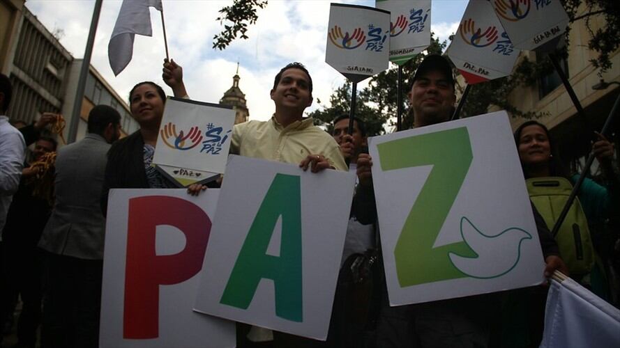Opinan en redes sobre los acuerdos de paz. Foto: Colprensa