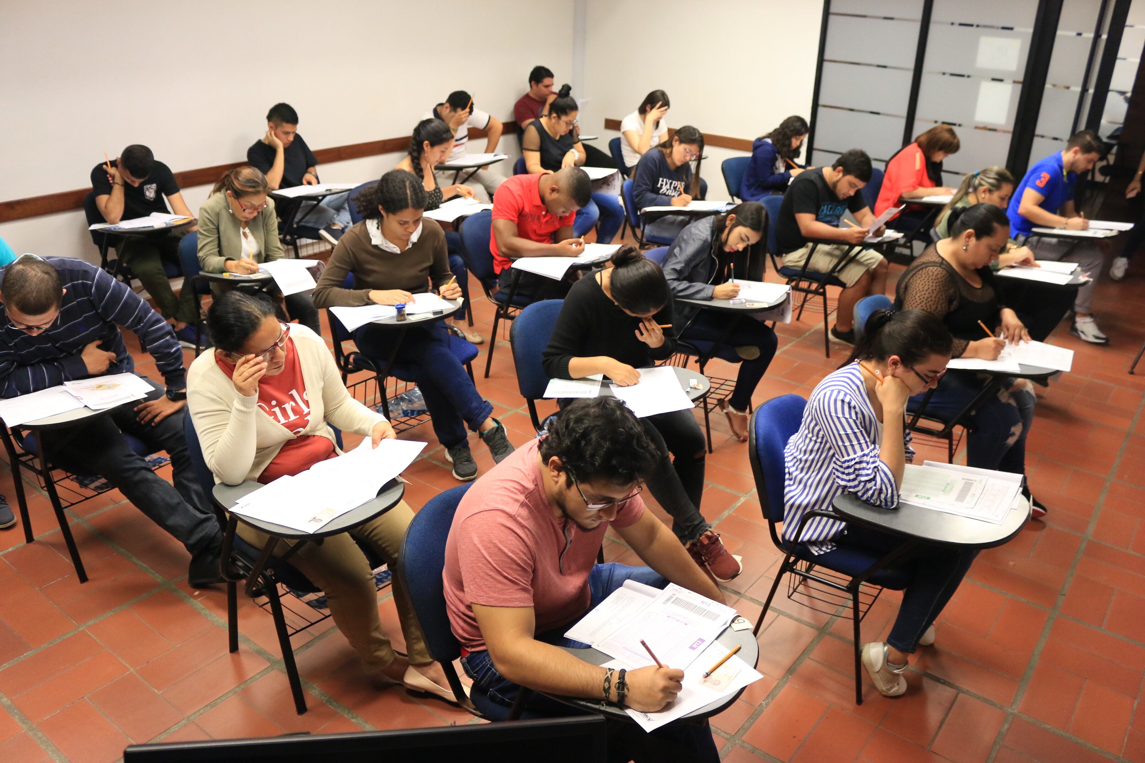 Estudiantes realizan pruebas de Estado del Icfes / Colprensa