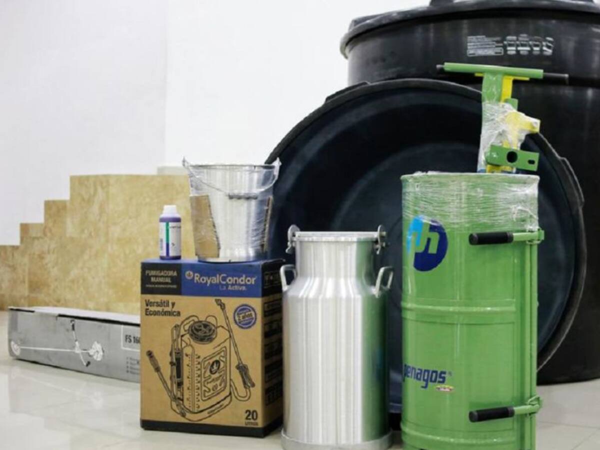 Entregan kits de producción láctea a pequeños ganaderos de Bolívar