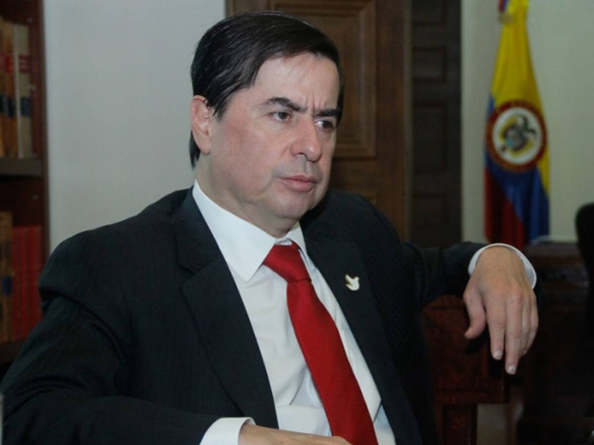 Ante la justicia deben responder los responsables del caso de corrupción de Saludcoop: MinInterior