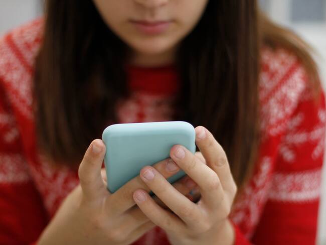 “No compartan fotos íntimas con nadie en internet”: Wayne Holdsworth a jóvenes en redes