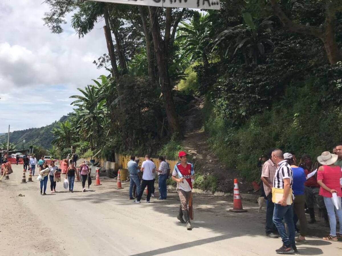 Afectados por la falla geológica entre Ibagué y Cajamarca piden ayuda
