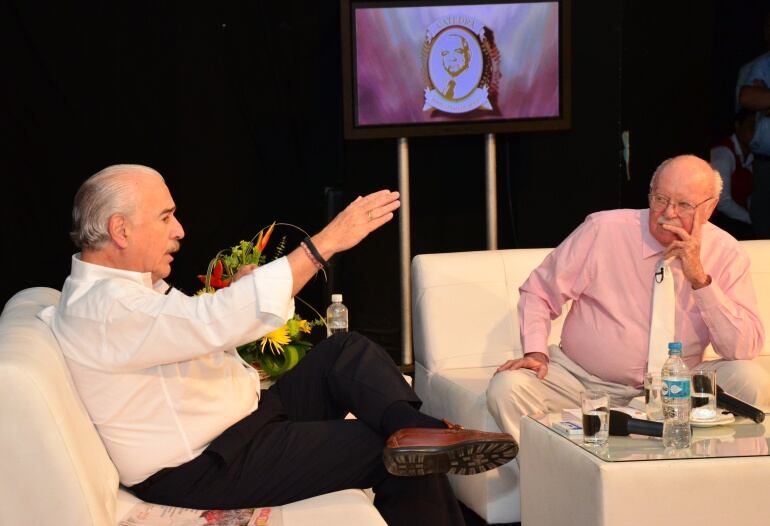 Mike Schmulson (der)