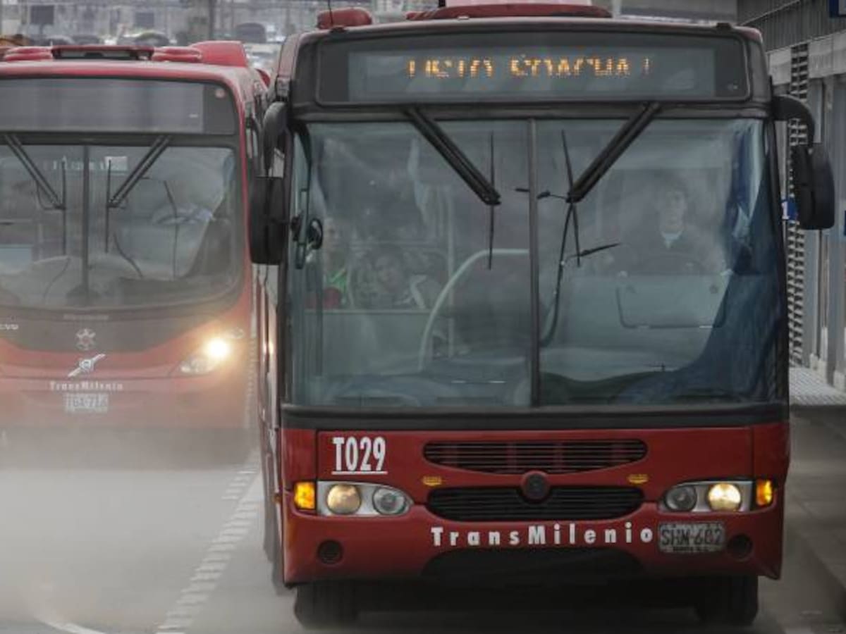 Casi la mitad de los buses de Transmilenio superan el millón de kilómetros recorridos