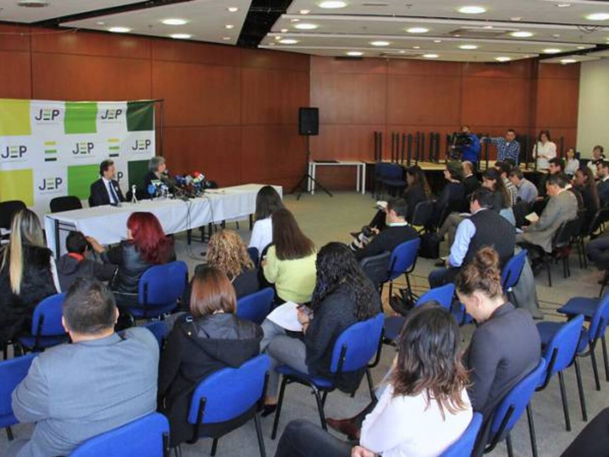 Comienza búsqueda de secretario de la JEP tras polémica salida de Correa