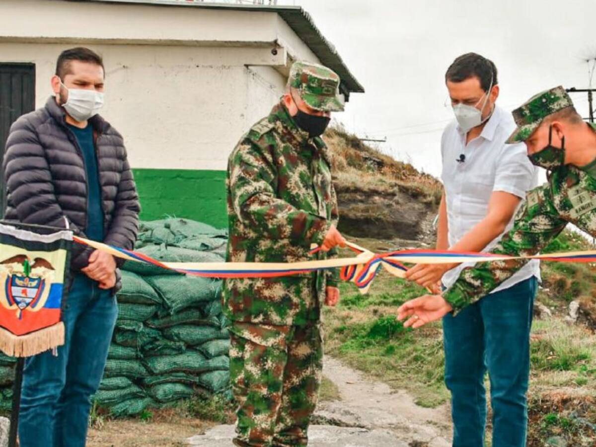 Gobernación de Caldas hace mejoras a base militar del cerro Gualí