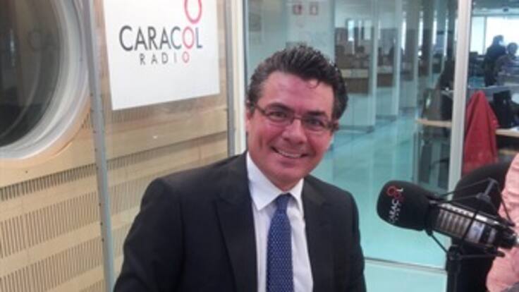 Por salud, diariamente el ministro Alejandro Gaviria sube 23 pisos a pie