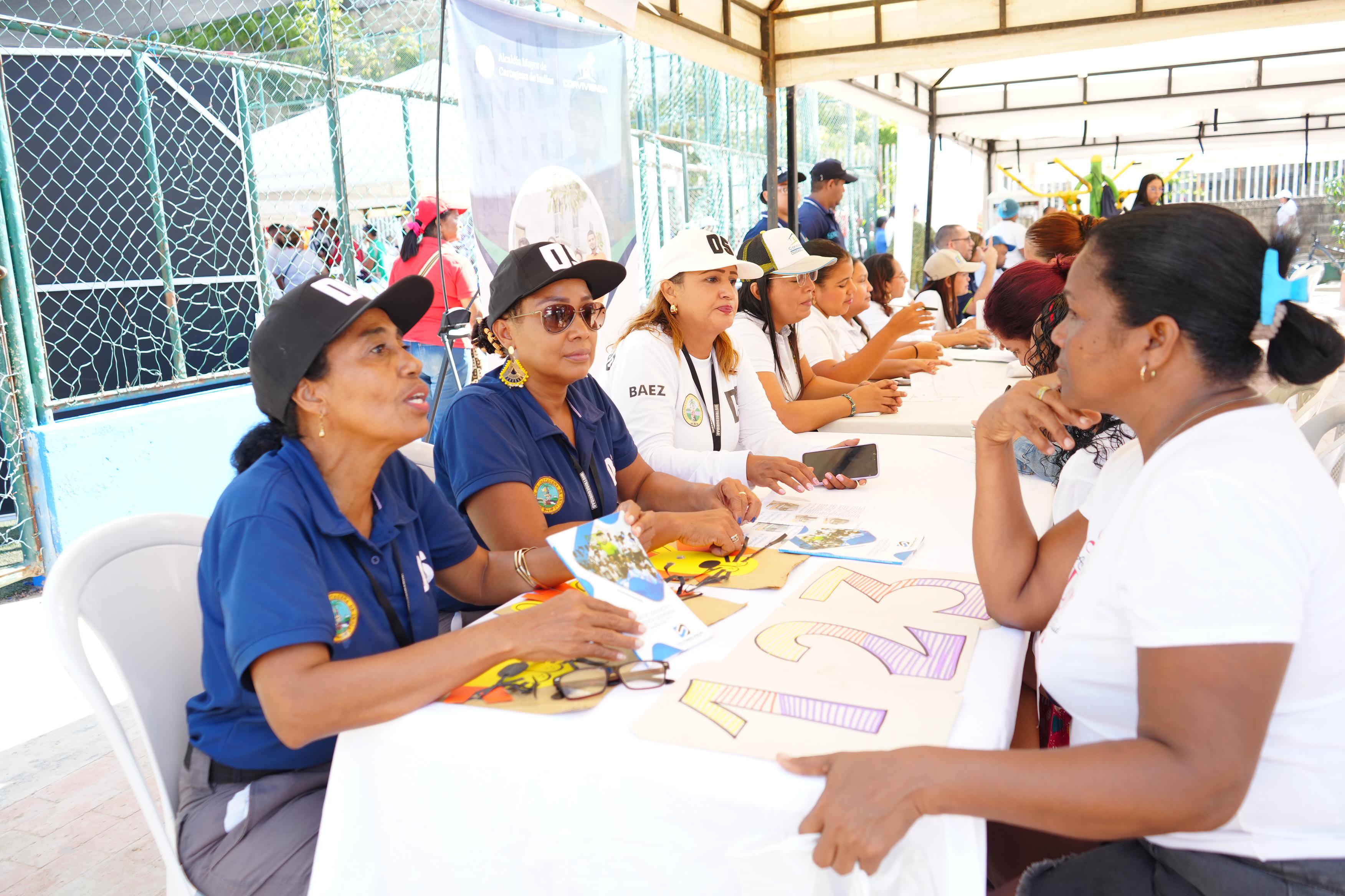 5.000 ciudadanos atendidos en la primera feria territorial de servicios en Cartagena
