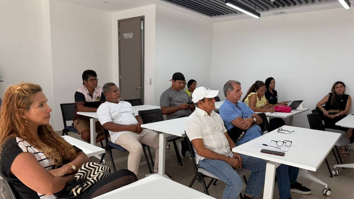 DATT y Cámara de Comercio fortalecen formalización empresarial de Cocheros en Cartagena
