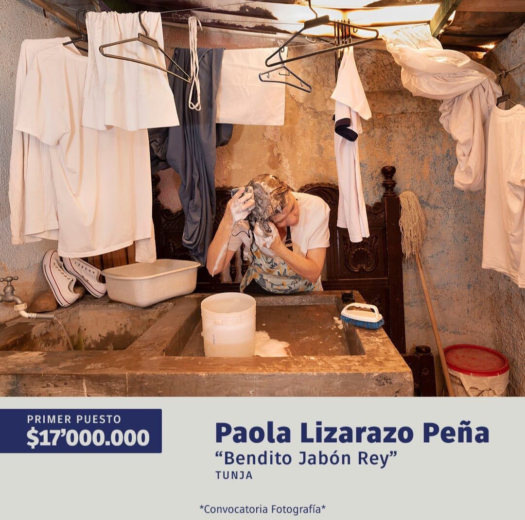 La artista tunjana celebra su triunfo al destacar la cotidianidad del Jabón Rey y su significado en la vida diaria de los colombianos a través de la fotografía.