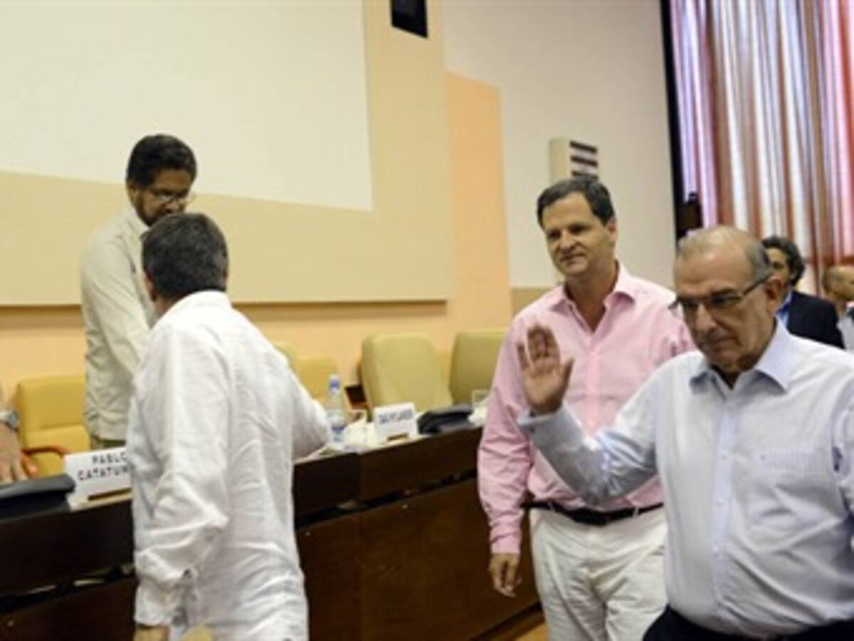 Hay riesgo evidente de ruptura del diálogo: Pedro Medellín