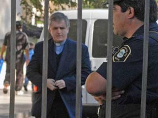 Justicia argentina condena a 15 años a sacerdote católico por pederastia