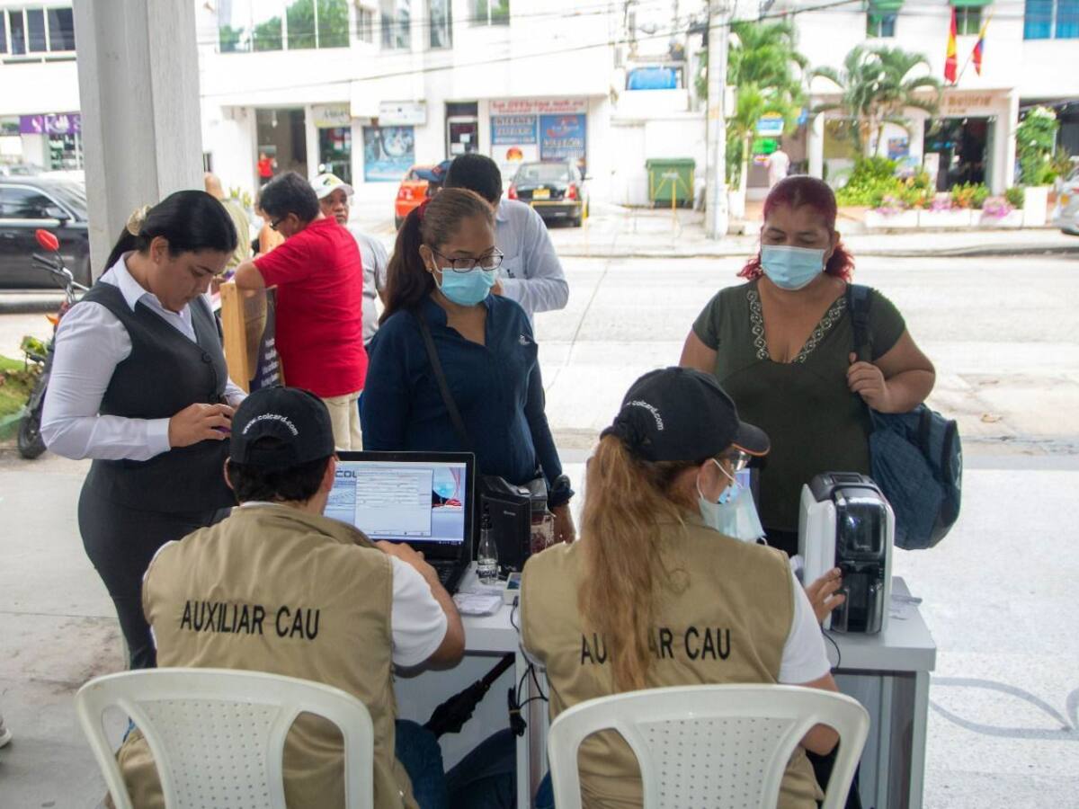 Esta semana, personalización de tarjetas en el Patio Portal de Transcaribe