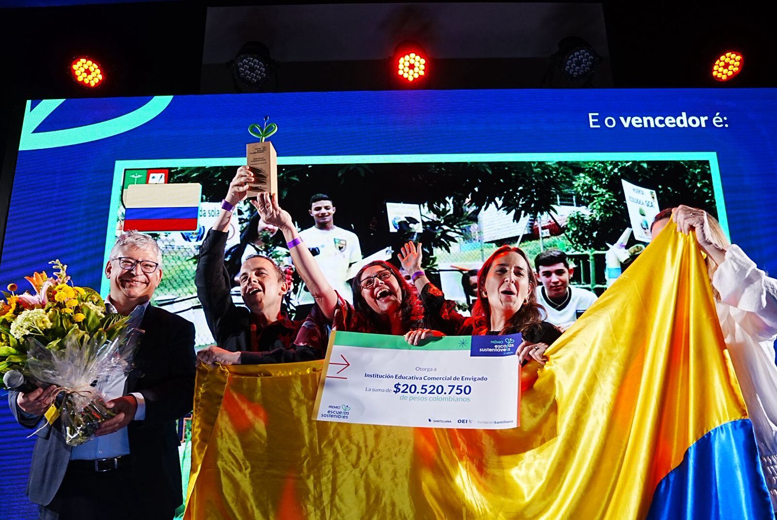 Colombia ganador en la categoría de los premios Escuelas Sostenibles 2025, entregados en Rio de Janeiro. | Foto: cortesía, Fundación Santillana