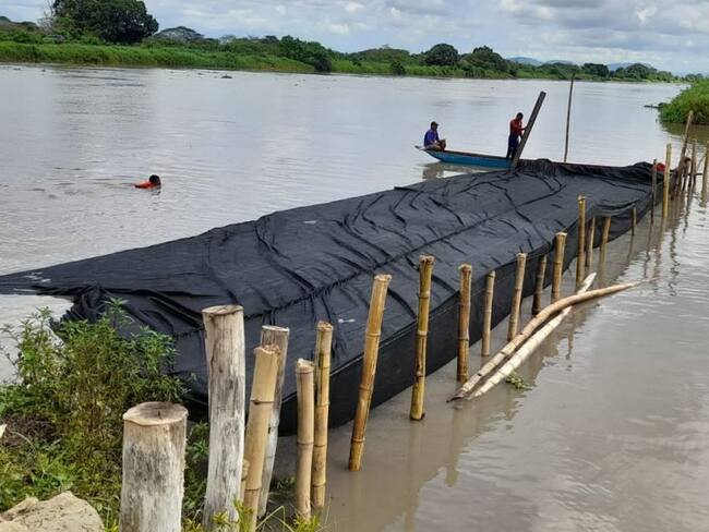 La situación se presenta en el jarillón Los Cafiros, el cual podría generar afectaciones a unas dos mil familias de la población