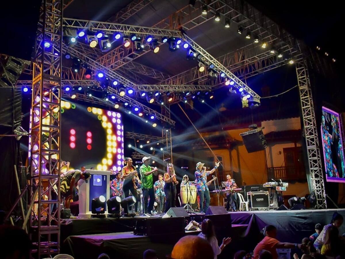 Cinco mil personas disfrutaron la sabrosura pura en Salsa a la Plaza en Cartagena