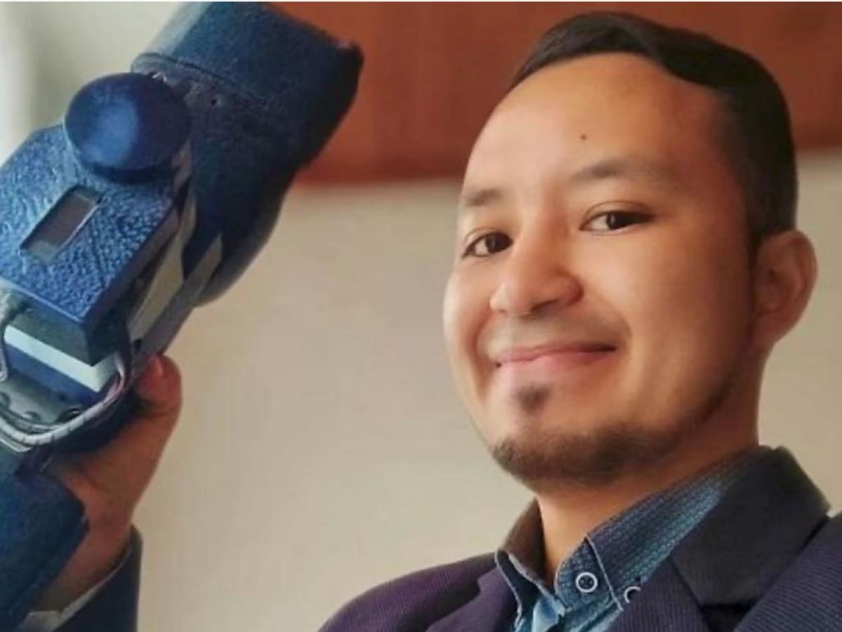 Joven ingeniero de la UPTC crea elementos para ayudar personas con lesiones neuromotoras