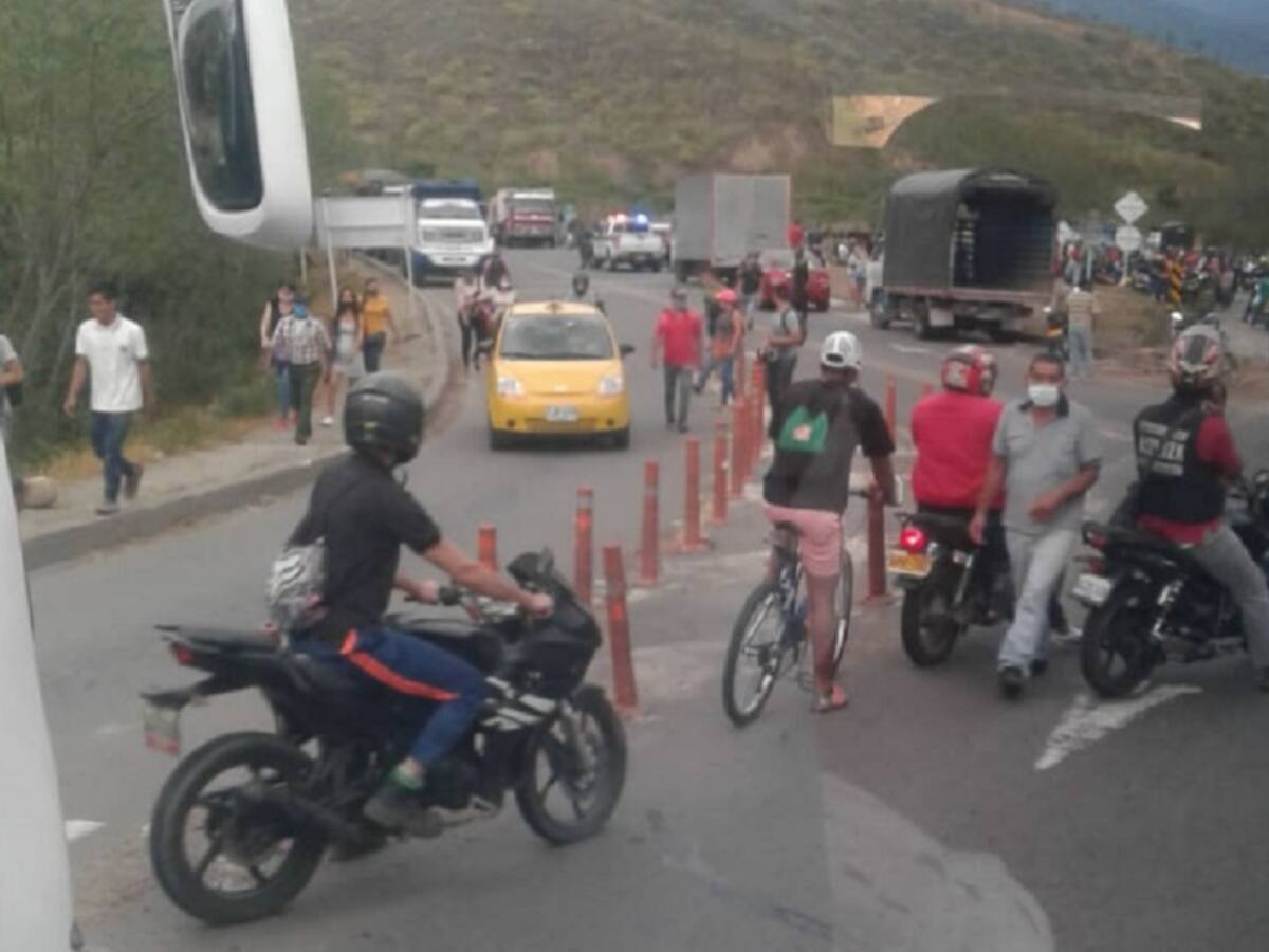 Bloqueos y manifestaciones de comunidades que reclaman tierras