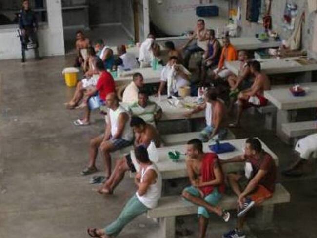 Internos de la cárcel Doña Juana afirman estar sin agua y sin medicamentos