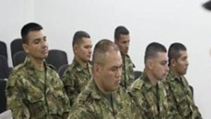 Por vencimiento de términos libres 17 militares involucrados en falsos positivos