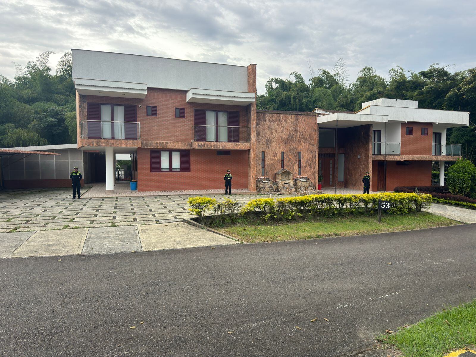 Extinción de dominio a vivienda utilizada por el narcotráfico (foto Policía Nacional)