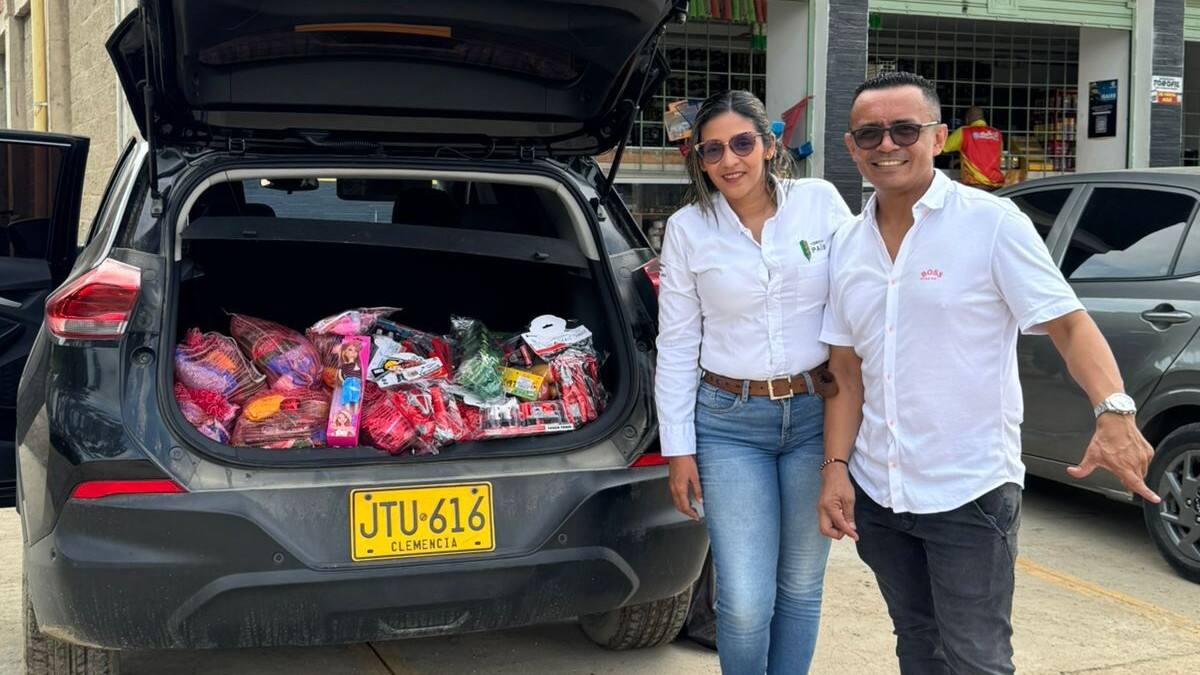 Cemento País destaca la excelencia de Darwin Salcedo en atención a detallistas