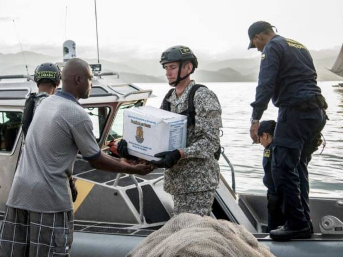 Buque de la Armada Nacional en las zonas más devastadas por huracán Matthew