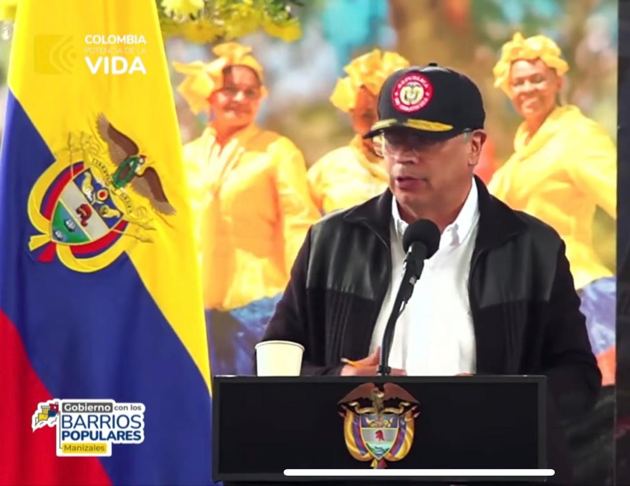 Presidente habló sobre los problemas con el servicio de salud para docentes - Caracol Radio