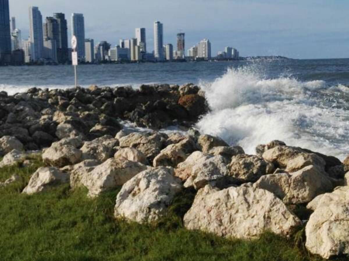 'Bandera amarilla' en las playas de Cartagena luego del paso de Otto
