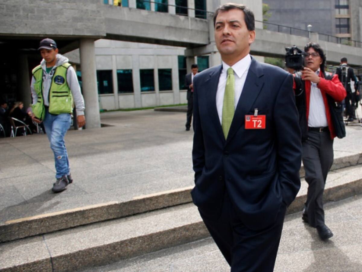 Piden nulidad en proceso a Luis Alfonso Hoyos por caso hacker