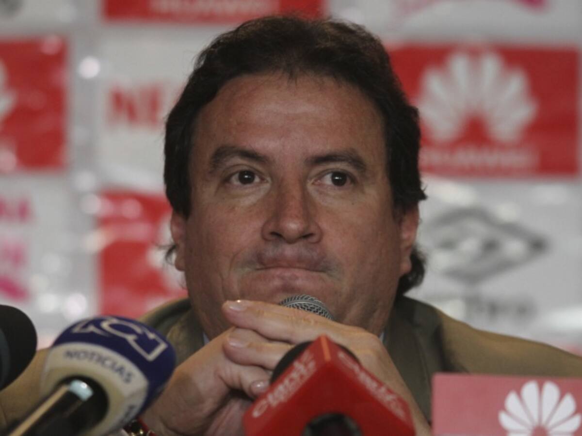 César Pastrana anuncia que deja la presidencia de Santa Fe en diciembre