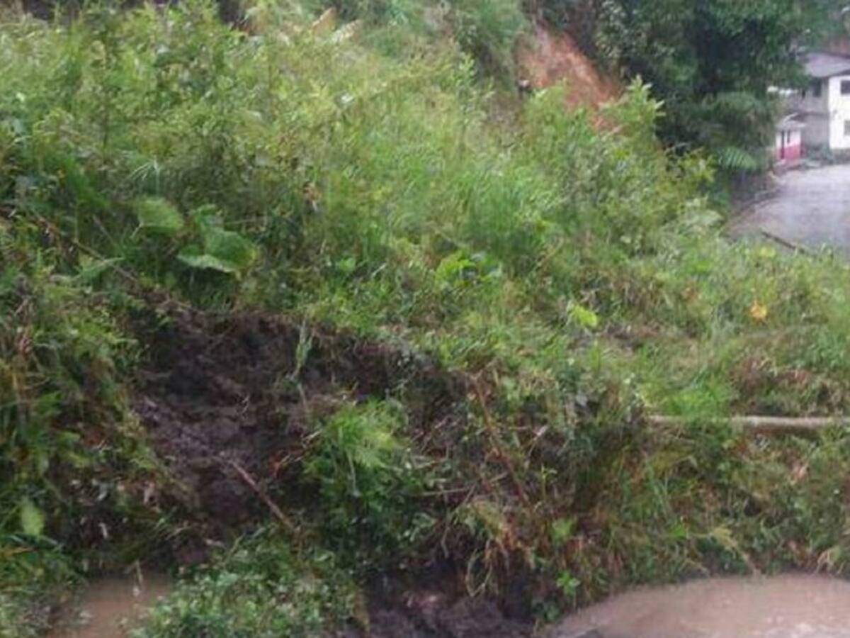 Derrumbes tienen cerrada la vía San Félix - Marulanda en el norte de Caldas