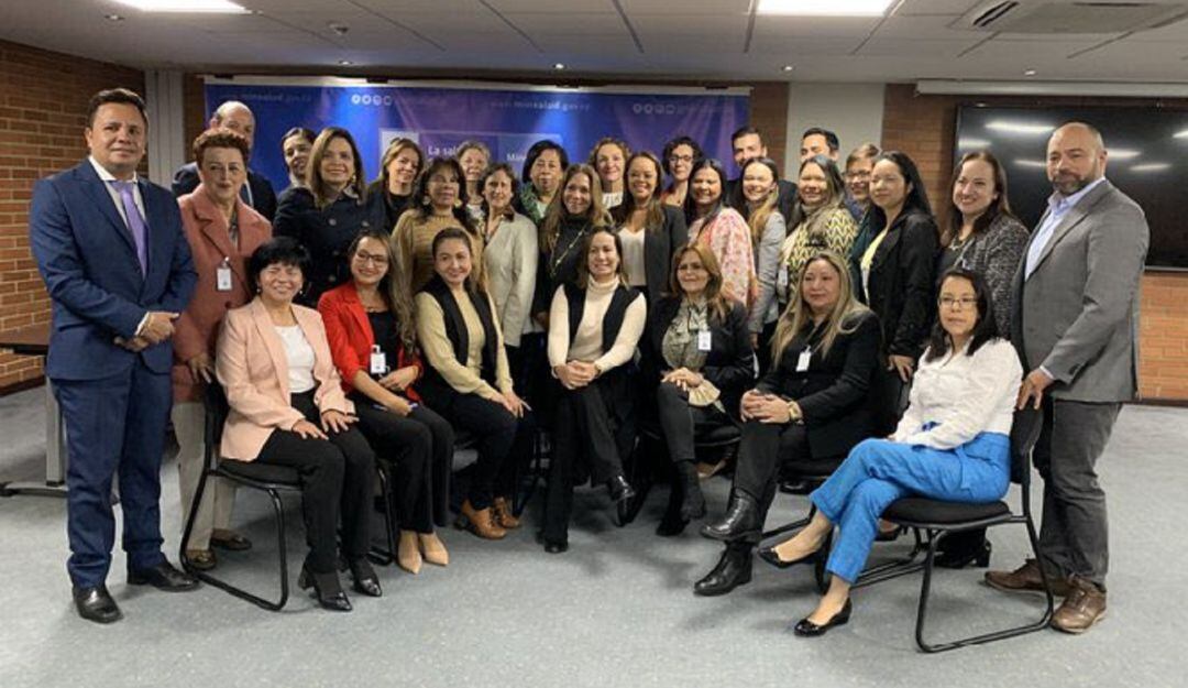 Reunión entre académicos y ministra Carolina Corcho.
