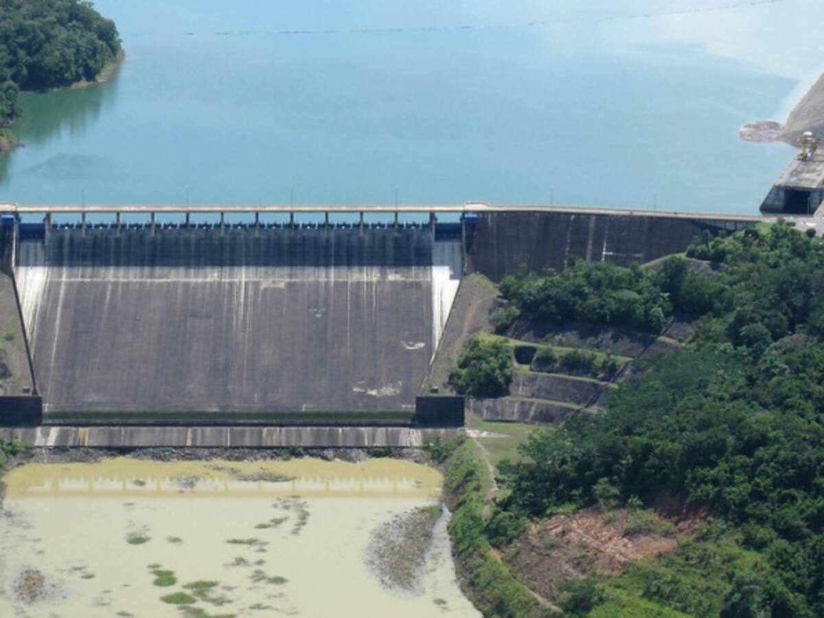 "Embalses del país necesitan recuperarse en un 75 por ciento"