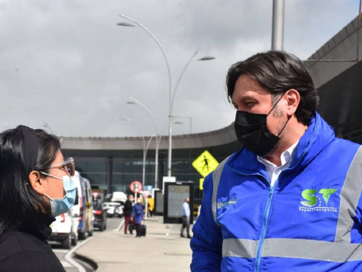 Reembolsos y cambios de itinerarios mayores quejas de los usuarios