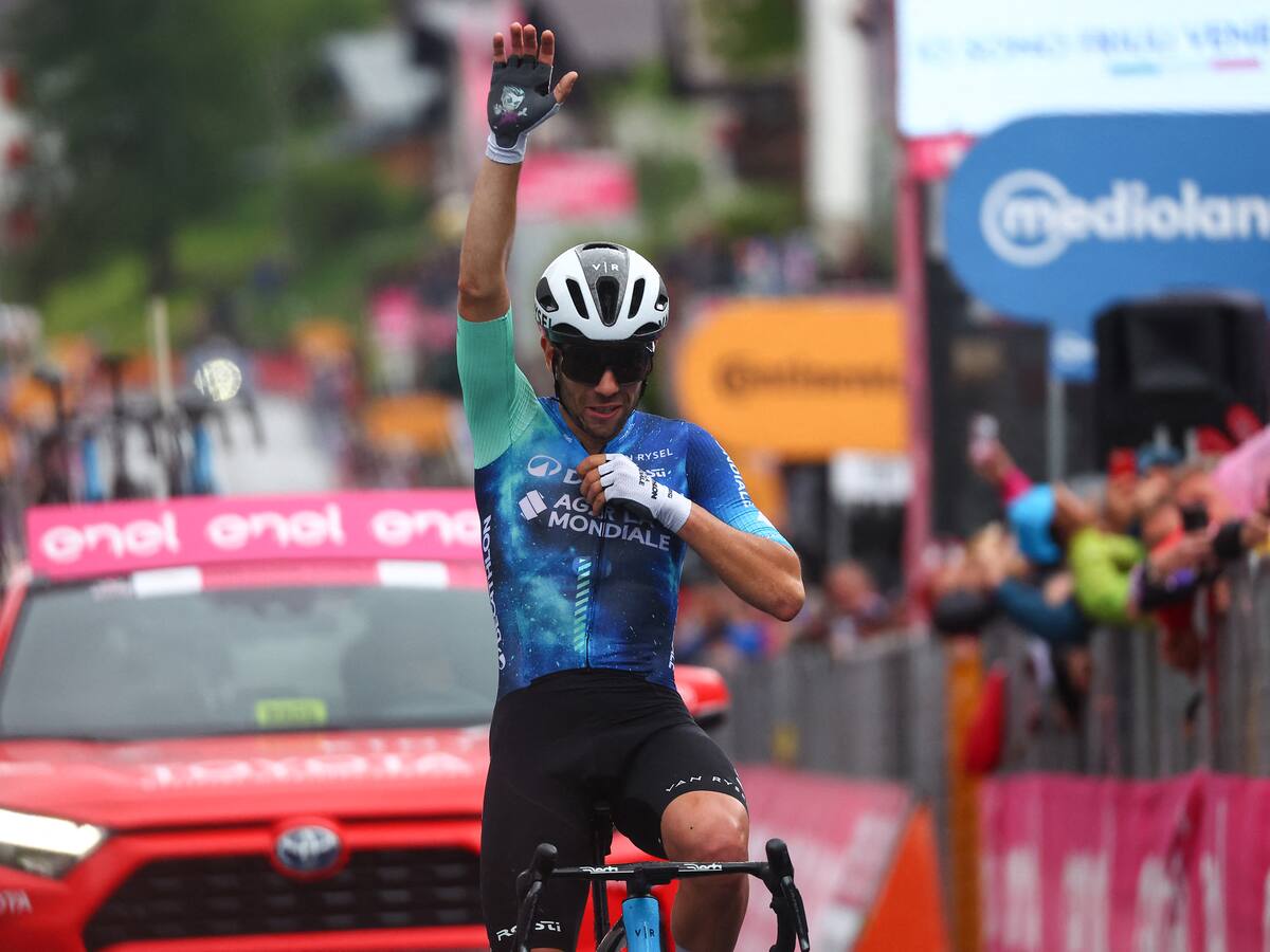 Andrea Vendrame corona la fuga en la etapa 19; Dani Martínez se mantiene en el podio