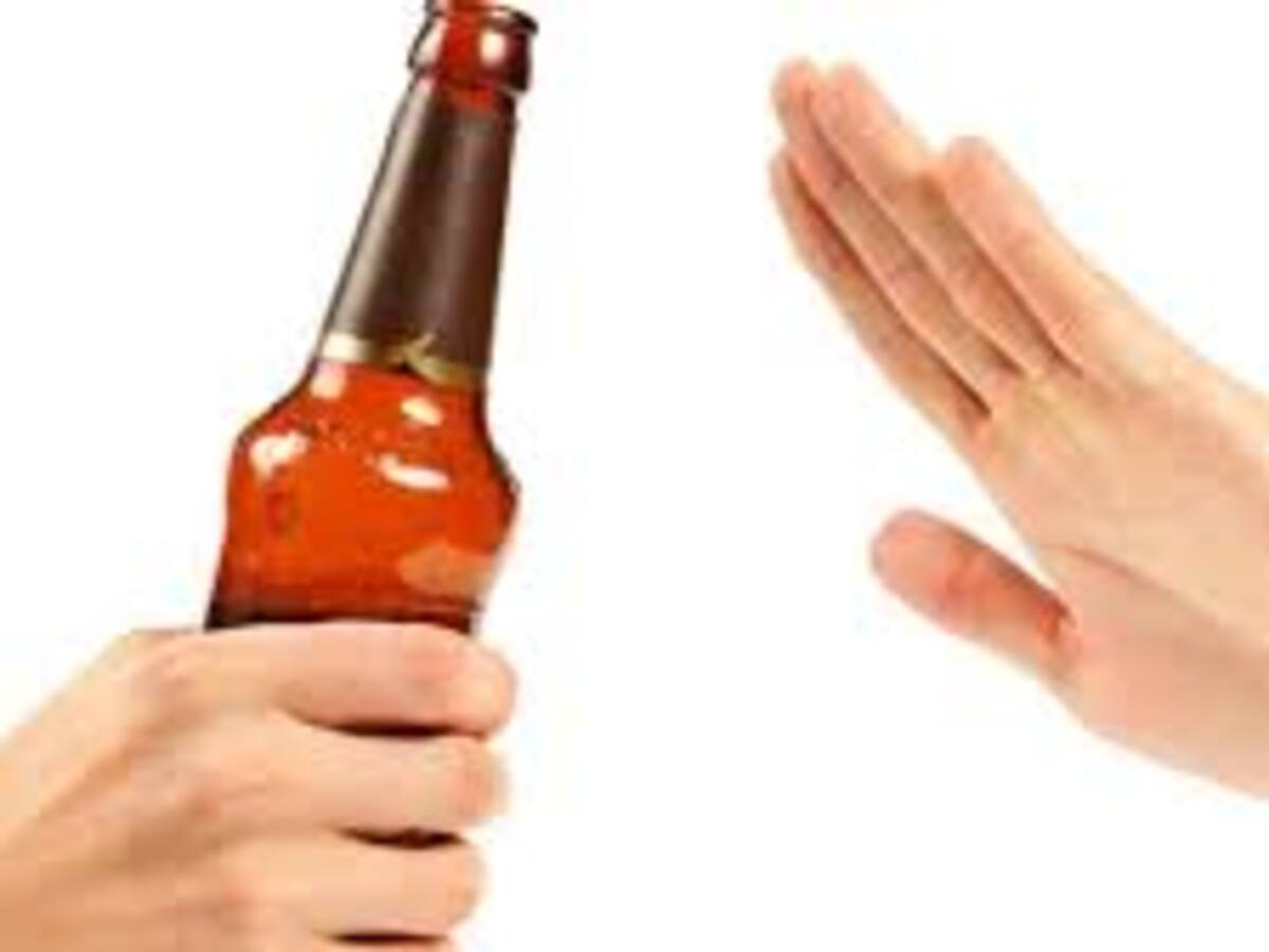 “Salvar familias y ayudar con el problema del licor”: 50 años de Alcohólicos anónimo