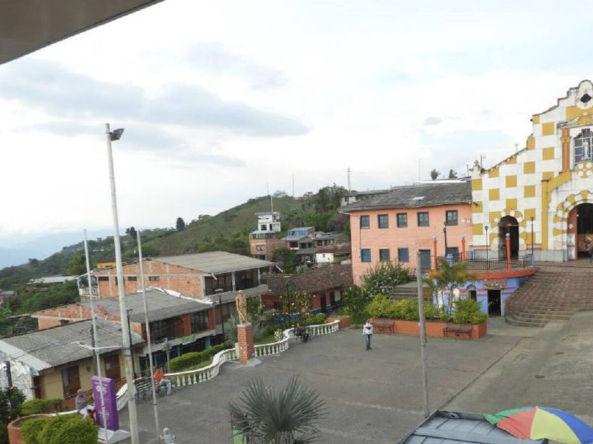 Otro atraco masivo en Caldas: a 20 personas las despojaron de sus pertenencias