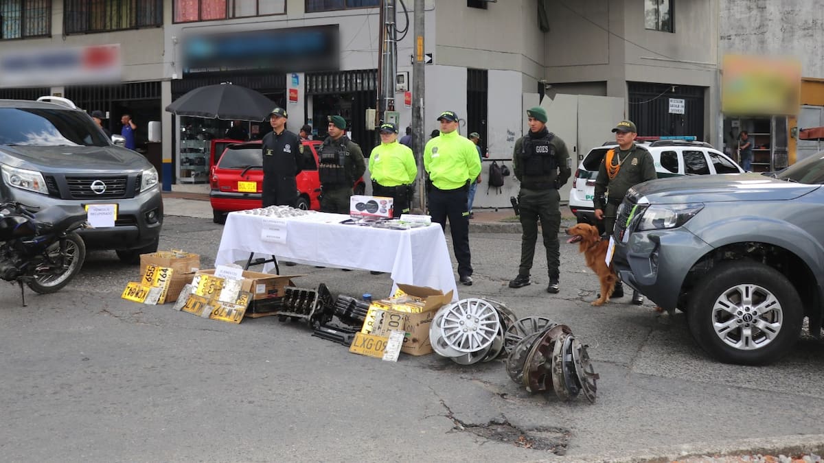 Autoridades recuperan vehículos robados e incautan cientos de autopartes en Pereira