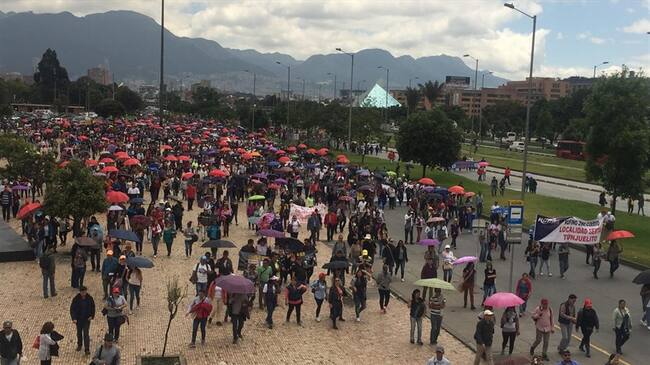 Protestas de maestros boquearon por 3 horas la calle 26. Foto: La Wcon Julio Sánchez Cristo