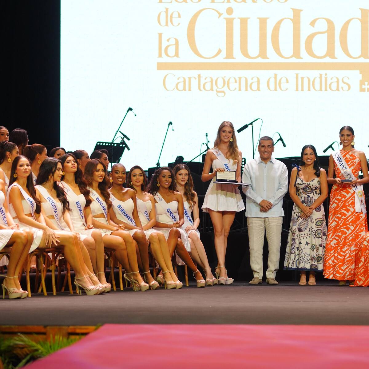 Entregan llaves de Cartagena a candidatas del Concurso Nacional de Belleza