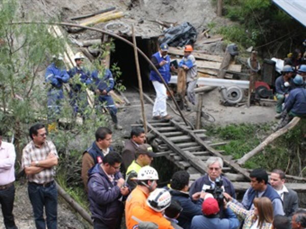 No se detiene operativo de rescate de dos mineros en Boyacá