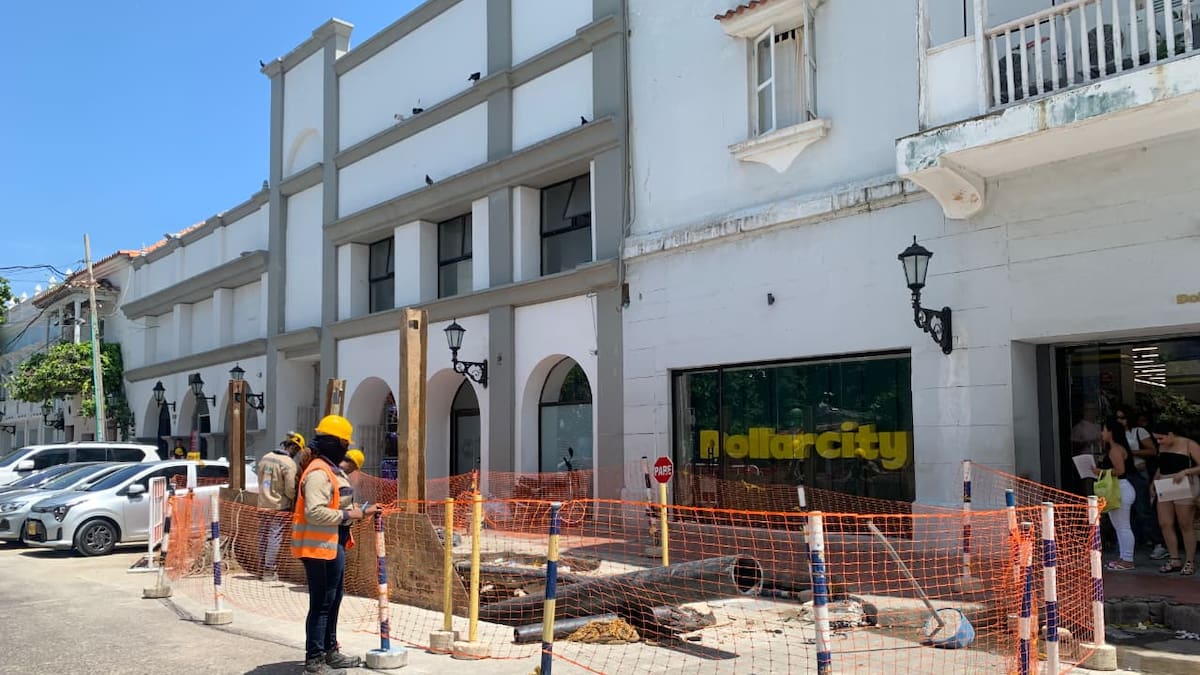 Aguas de Cartagena realiza intervención en alcantarillado sanitario del centro histórico