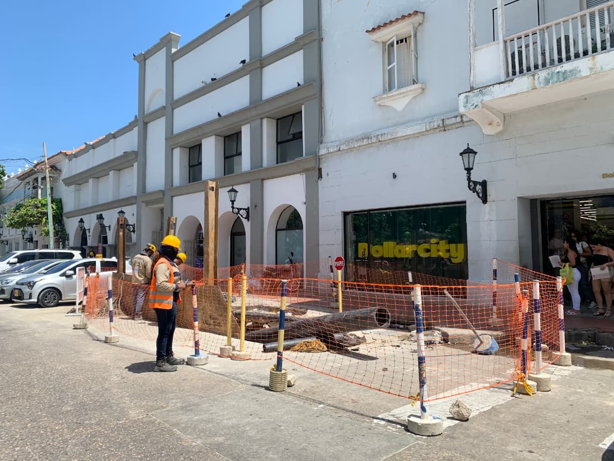 Aguas de Cartagena realiza intervención en alcantarillado sanitario del centro histórico