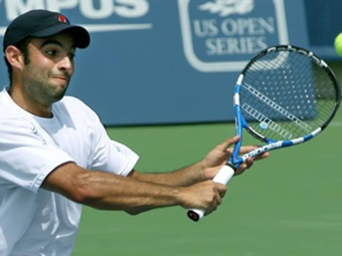 Juan Sebastián Cabal junto al argentino Eduardo Schwank avanzan a segunda ronda