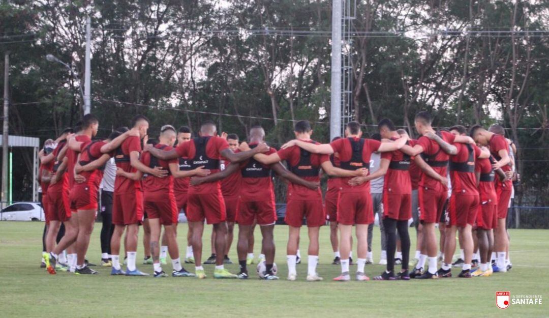 Tres jugadores de Santa Fe con COVID-19 previo a partido de Libertadores